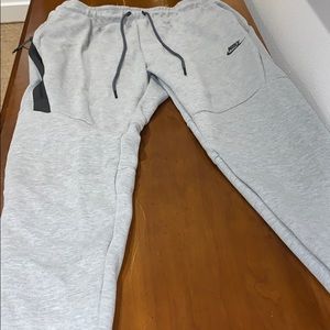 Nike Tech Fleece Joggers Light Gray